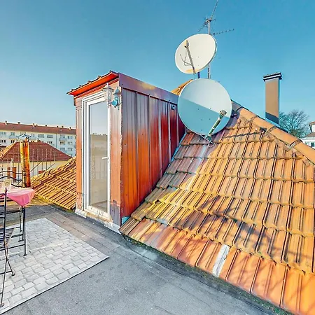 Apartment 1 Bedroom Beautiful In *