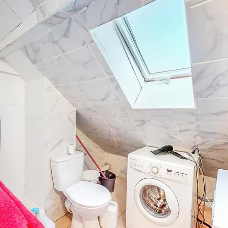 1 Bedroom Beautiful In Apartment Schiltigheim