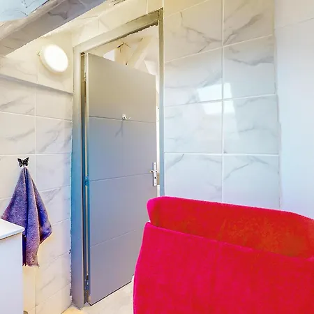 Apartment 1 Bedroom Beautiful In