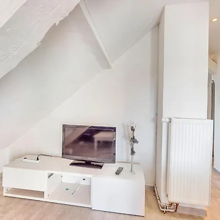 1 Bedroom Beautiful In