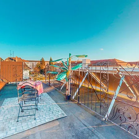 1 Bedroom Beautiful In Apartment